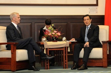 Bryson Talks Energy with Taiwan's President Ma