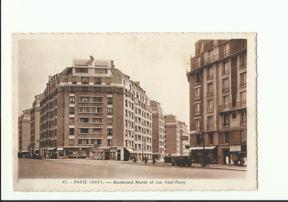 Historic postcard of Parisian street