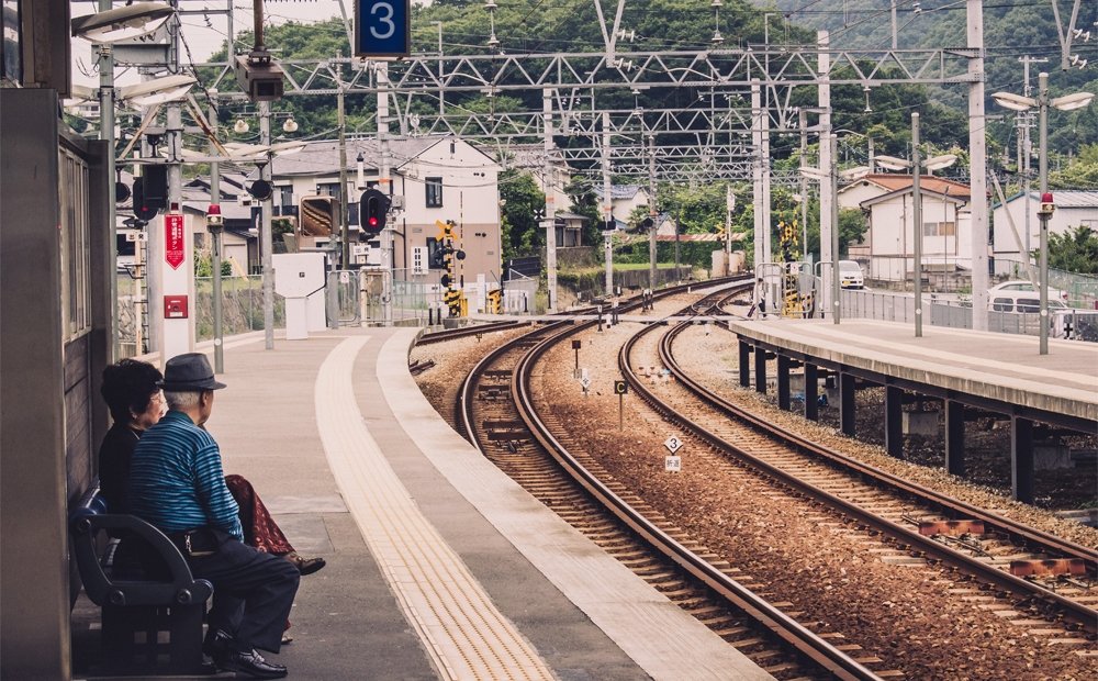 Harnessing the Power of Grey: Aging Societies and Revitalizing Regional Urban Centers in Japan and the United States