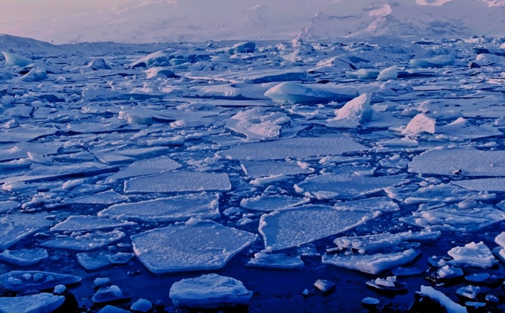 Watching breaking ice sheets in Iceland