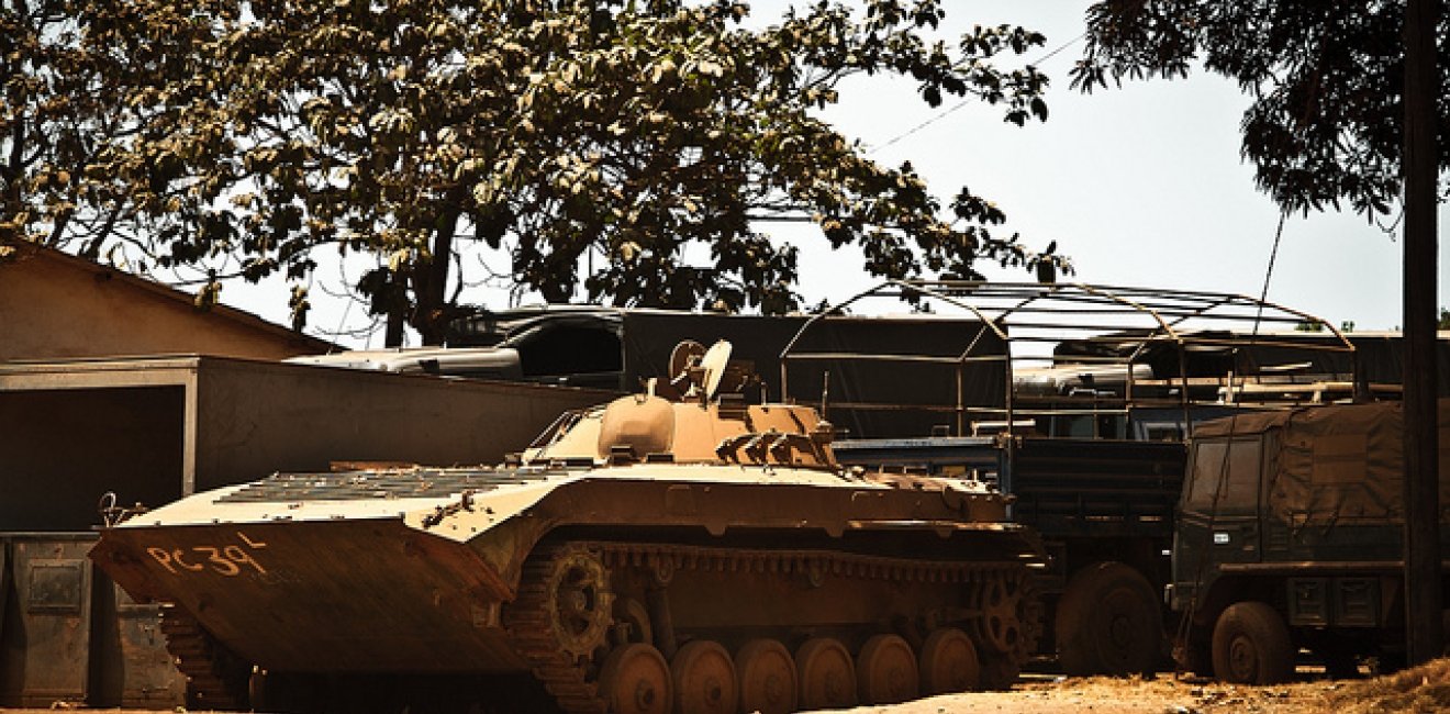 Remnants of the war in Liberia. Photo by Eduardo Fonseca Arraes, via Flickr. Creative Commons.