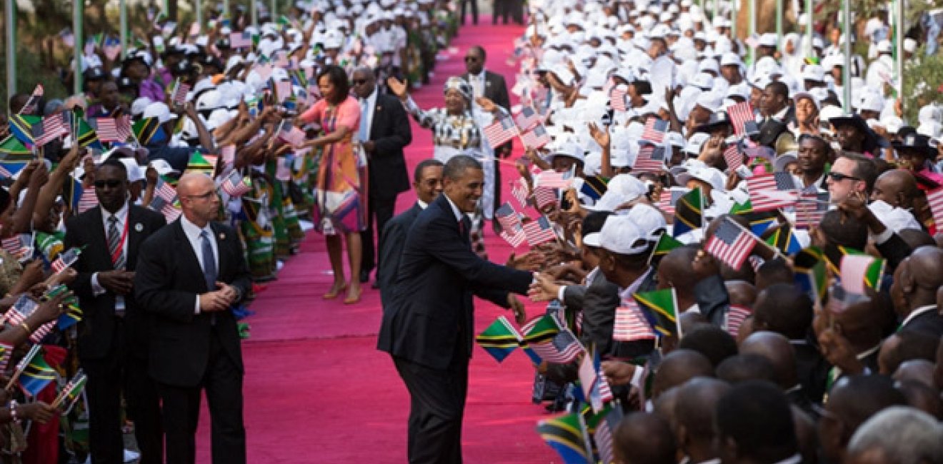 Obama Africa Trip - white house photo w615