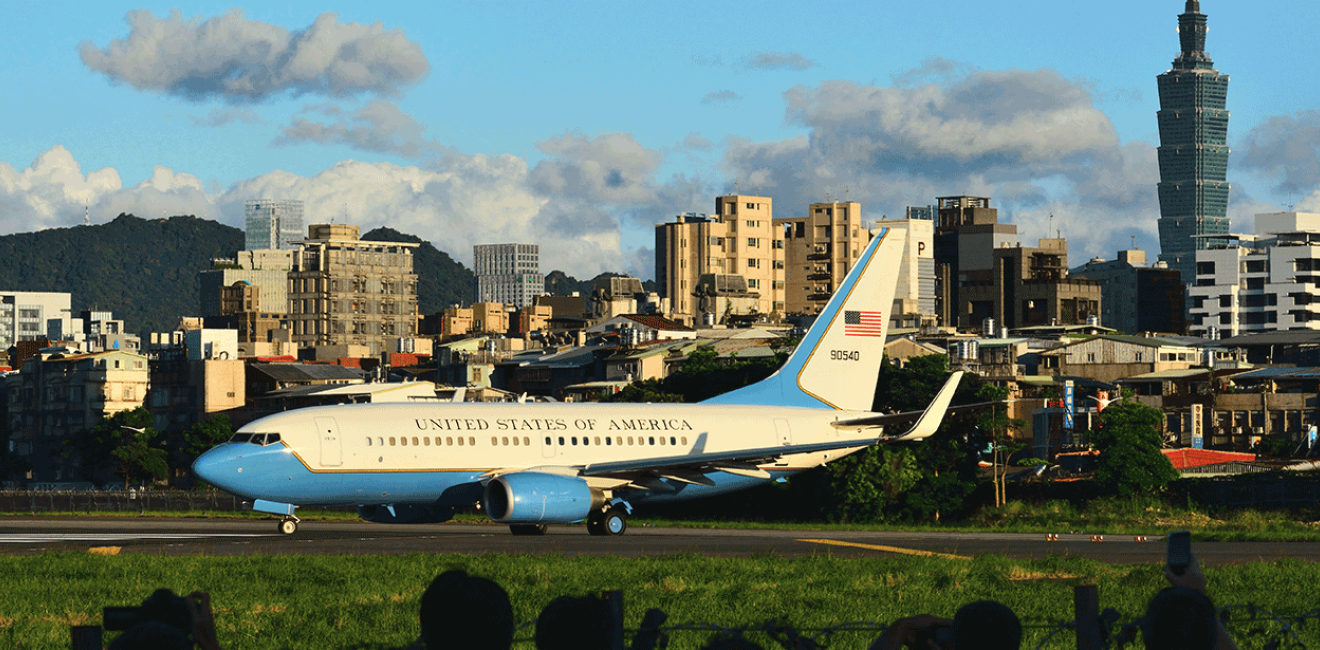 Plane in Taipei