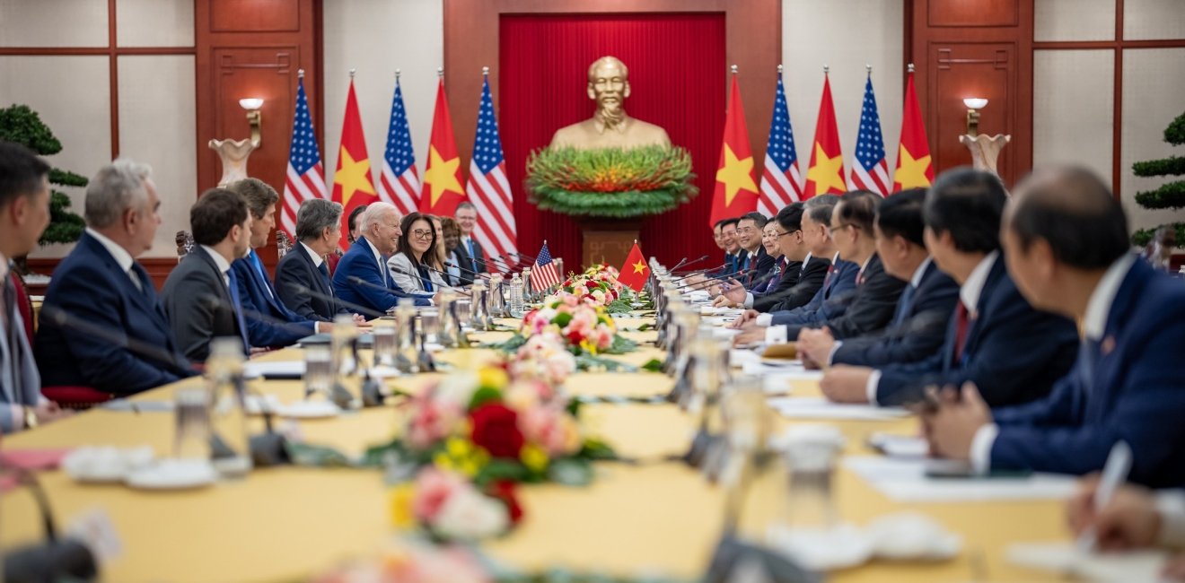 The US delegation led by President Biden meets with their Vietnamese counterparts in Hanoi