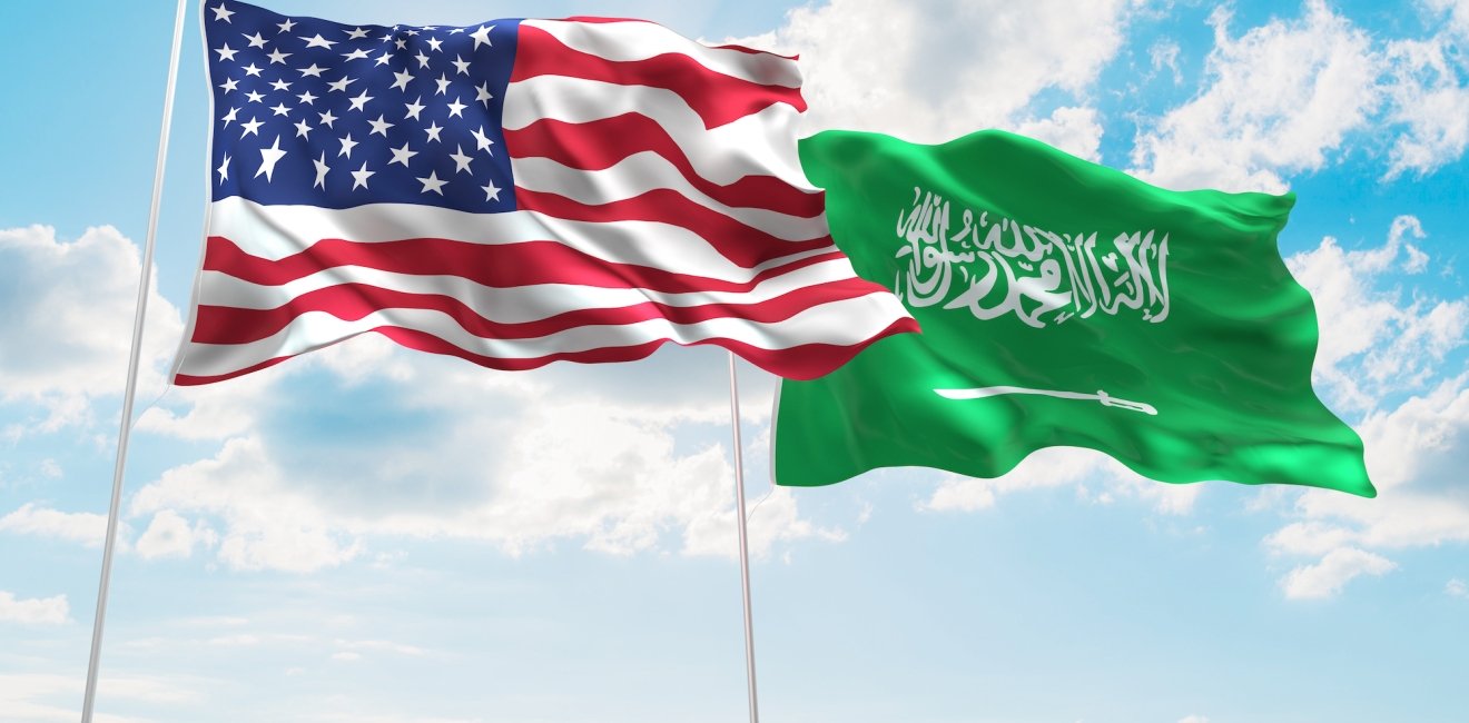 US Saudi flags