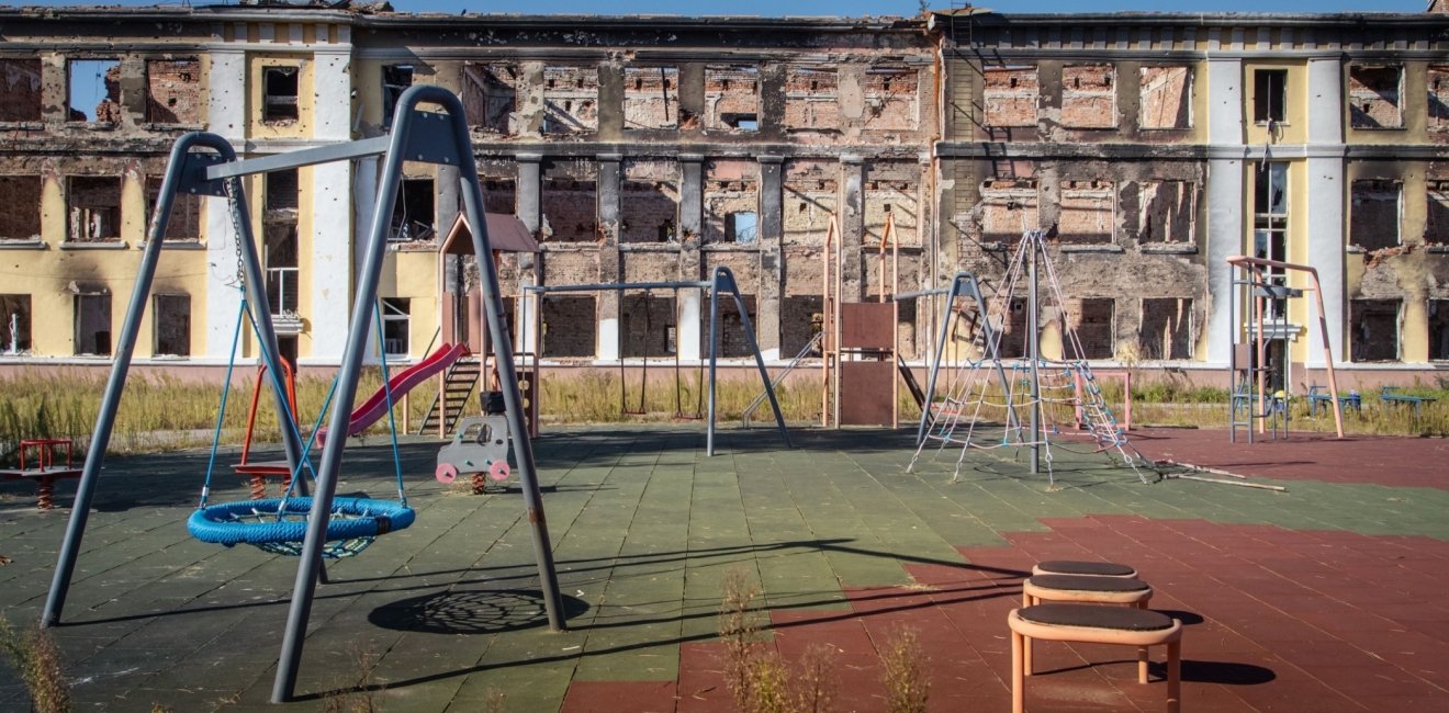  ukraine swingset 