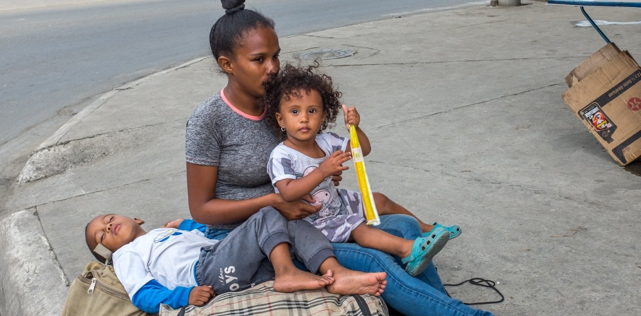 Venezuelan Refugee family asking for money