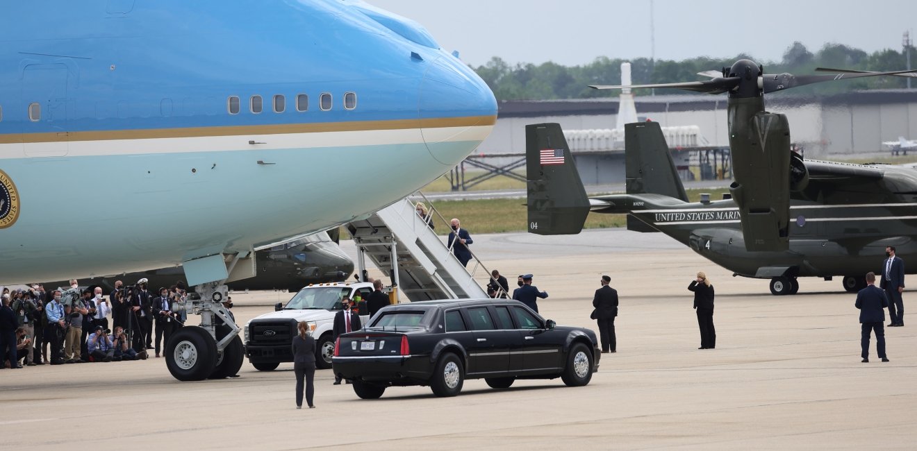 Air Force One on tarmac