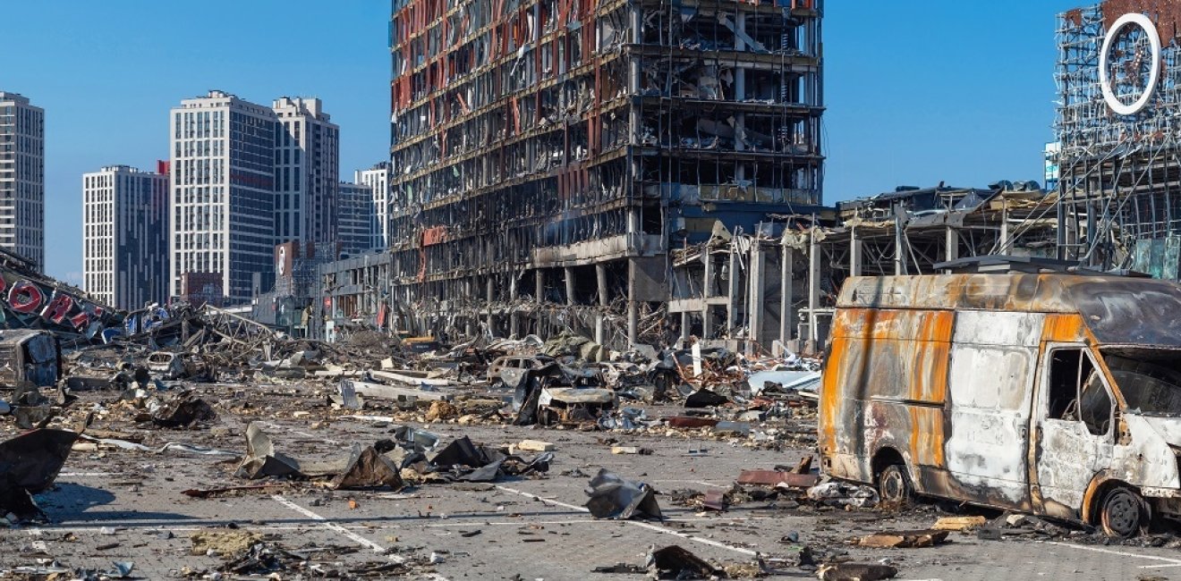 Image of a destroyed buildings 