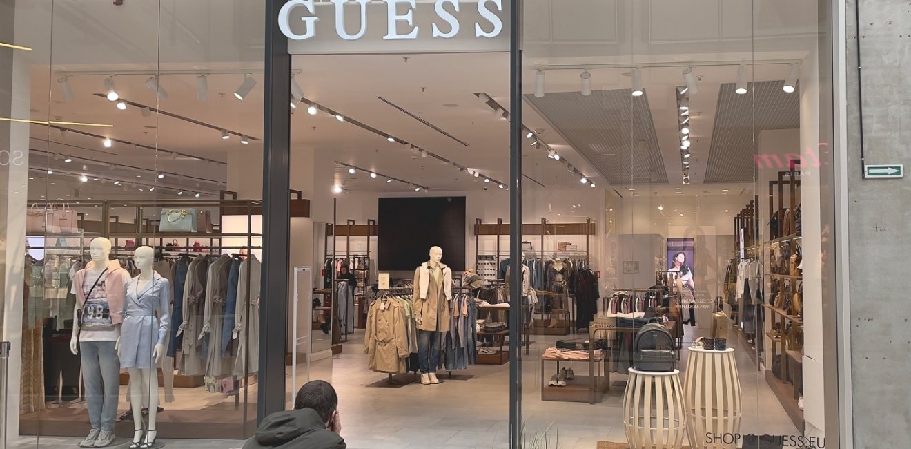 Guess store in a mall