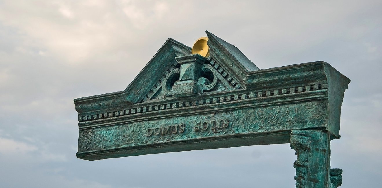 Sculpture of a gate 