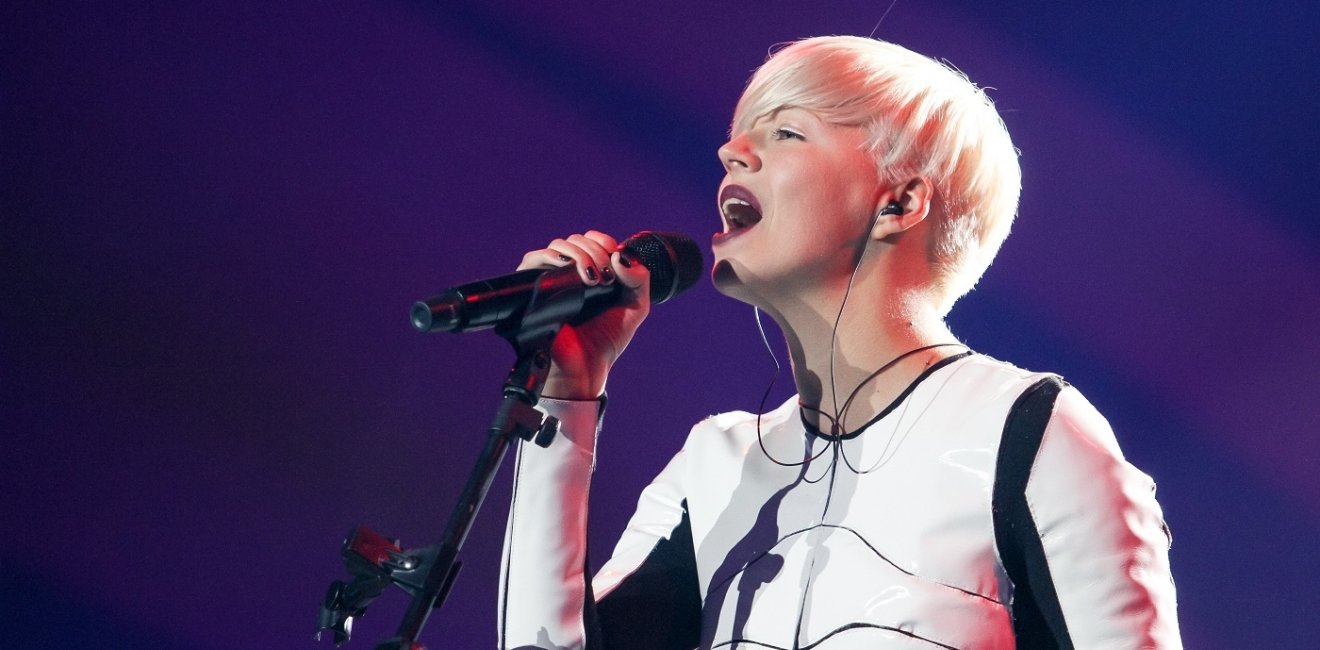 Nata Zhyzhchenko singing