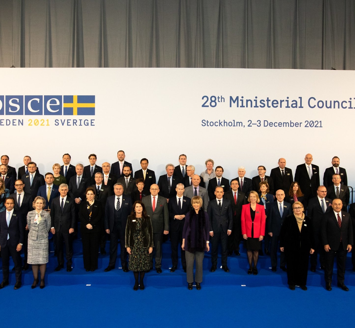 28th OSCE Ministerial Council, Family Photo 