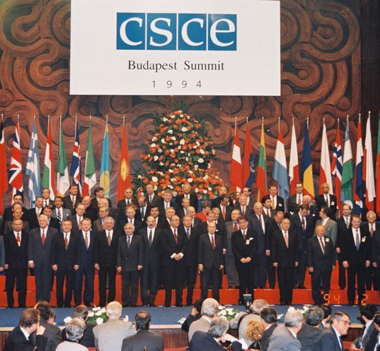 Group photo at the CSCE summit in Budapest, 1994