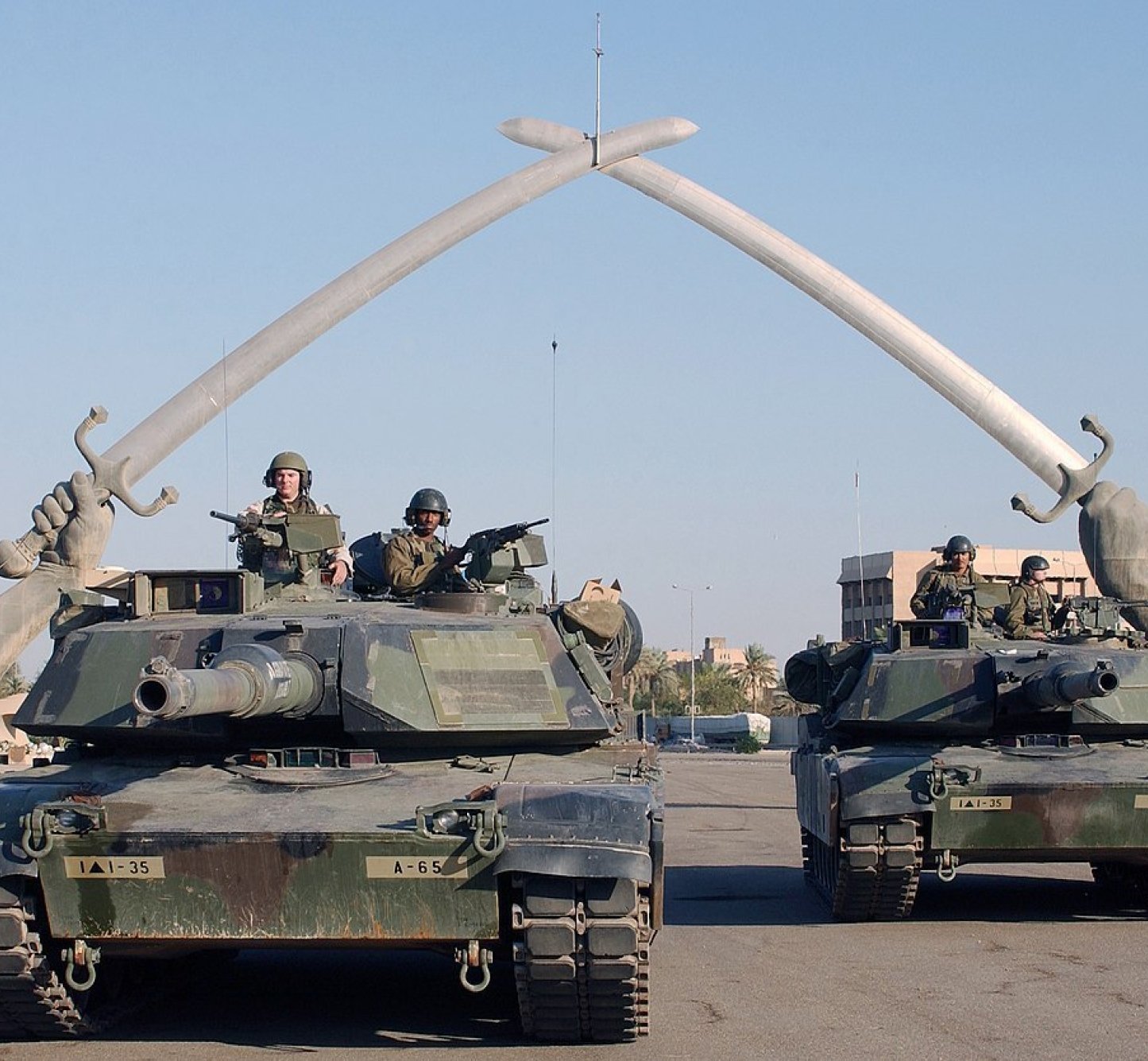 US Tanks entering Baghdad in 2003