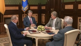 Ukrainian President Petro Poroshenko meets with former presidents of Ukraine Leonid Kravchuk (1991-1994), Leonid Kuchma (1994-2005) and Viktor Yushchenko (2005-2010) in 2018. Source: president.gov.ua