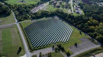 A 10,000-panel solar array at Fort Knox, Ky., sits on about 10 acres of land and can produce about 2.1 megawatts of power for the post.A 10,000-panel solar array at Fort Knox, Ky., sits on about 10 acres of land and can produce about 2.1 megawatts of power for the post.