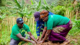 The Government of Rwanda, through the Ministry of Environment and Rwanda Green Fund (FONERWA), has launched the ‘Strengthening Climate Resilience of Rural Communities in Northern Rwanda’ project in Gicumbi District on 26 October 2019. This project, which is being financed by the Green Climate Fund (GCF), will increase the district’s climate resilience and prepare residents for the impacts of climate change. It will also support the adoption of low carbon technologies and job creation.