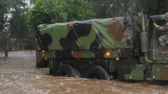 U.S. Soldiers with the Colorado National Guard respond to floods in Boulder County, Colo., Sept. 12, 2013. The Colorado National Guard was activated to provide assistance to people affected by massive flooding along Colorado?s Front Range. 