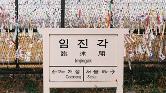 A sign reading Imjingak also displays the distance to Gaesong, North Korea (22km) and Seoul, South Korea (53 km)