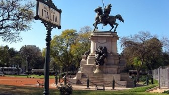 Image - Plaza Italia