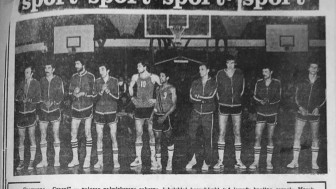 Newspaper article featuring Kent Washington's Polish basketball team