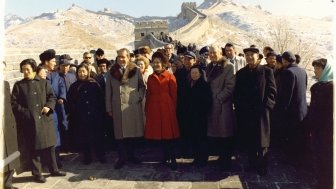 President Richard Nixon, Pat Nixon, William Rogers, Chinese officials, Pat Buchanan, White House Press Office photographer Oliver Atkins, Ron Walker, and entourage at the Ba Da Ling portion of the Great Wall.