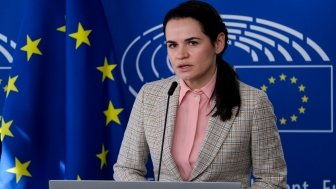 Brussels, Belgium. 21st September 2020. Belarusian opposition leader Svetlana Tikhanovskaya and European Parliament President David Sassoli attend a news conference.