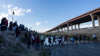 Migration crossing Us southern border