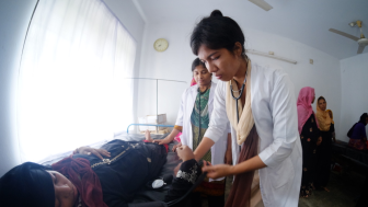 Medicare midwives make pregnant mothers health checks at the Rohingya Refugee Camp Health Center.