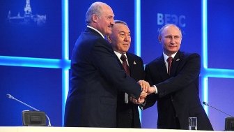 Image: Vladimir Putin, President of Kazakhstan Nursultan Nazarbayev (center) and President of Belarus Alexander Lukashenko.