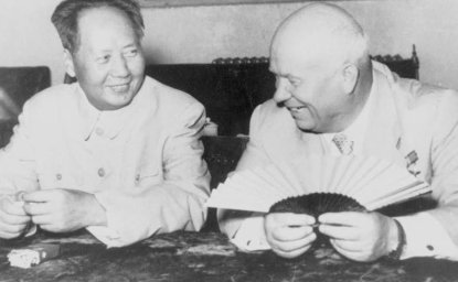 Mao Zedong faces Nikita Khrushchev in 1958.