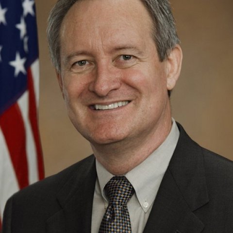 Senator Mike Crapo (R-ID) 