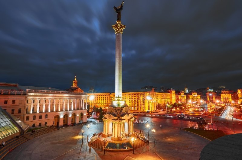 kyiv maidan square night