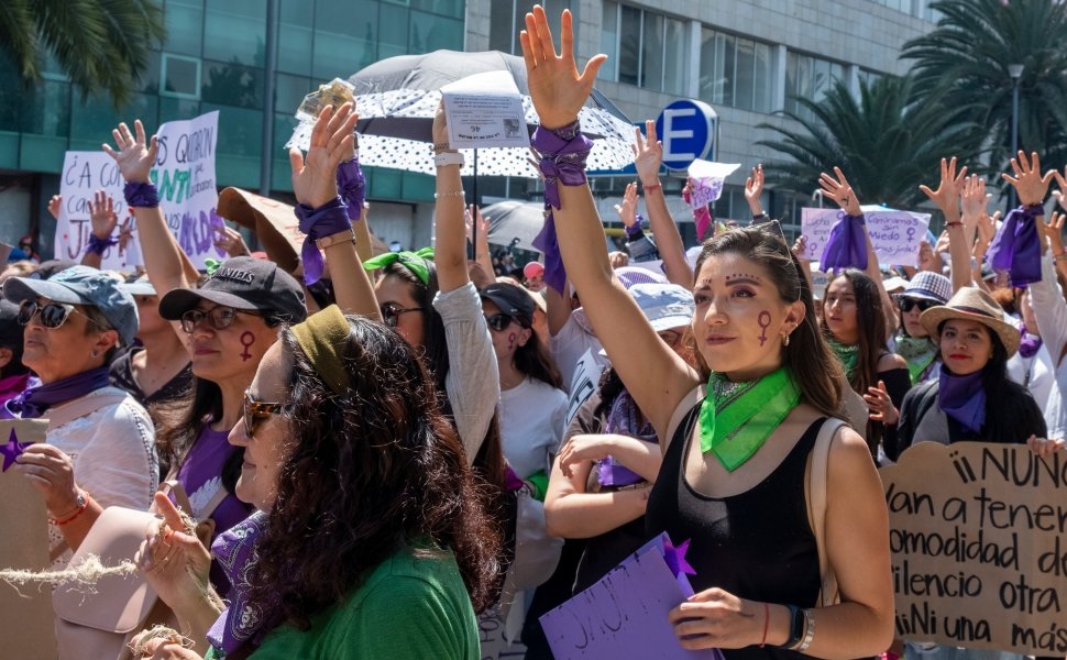 Women protesting against femicide in Mexico