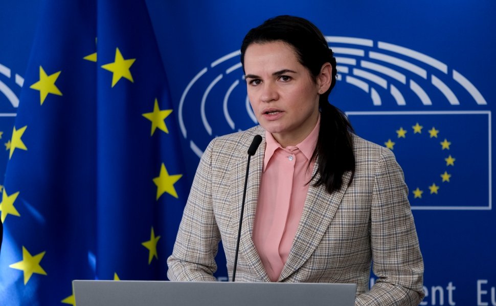 Brussels, Belgium. 21st September 2020. Belarusian opposition leader Svetlana Tikhanovskaya and European Parliament President David Sassoli attend a news conference.