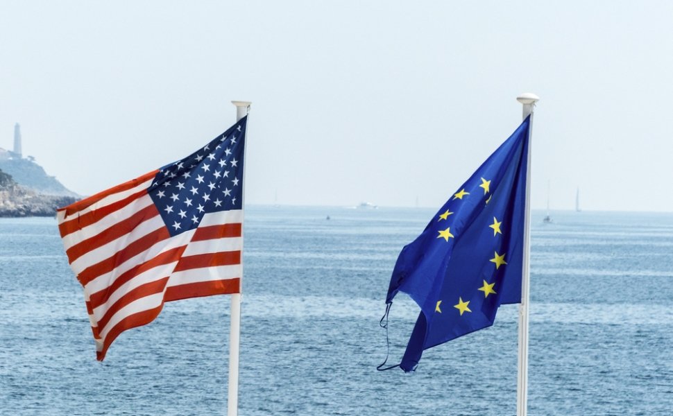 Flags US EU