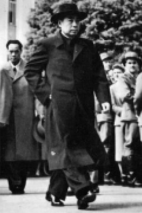 Zhou Enlai and China's Response to the Korean War