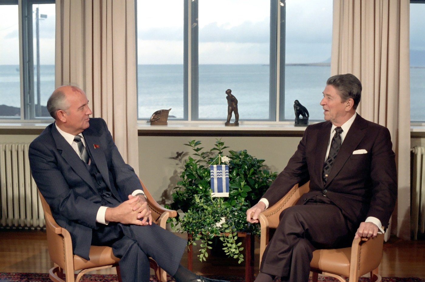 Gorbachev and Reagan in Iceland 1986