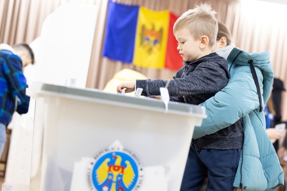 Moldova voting center 