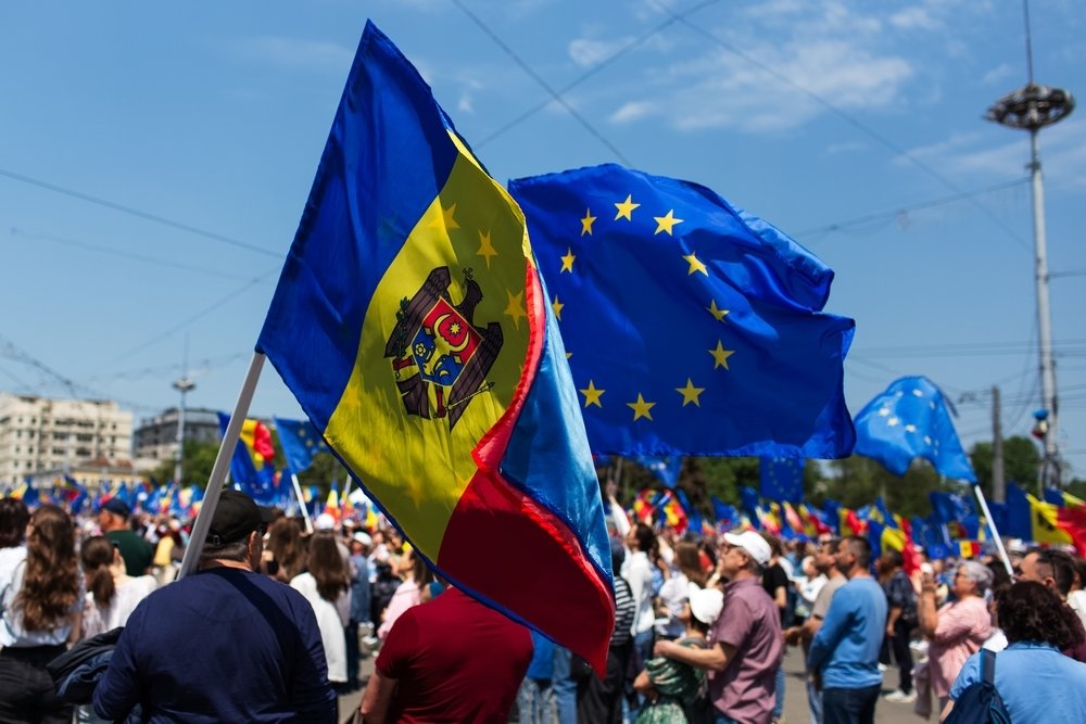 Flag of Moldova and the EU