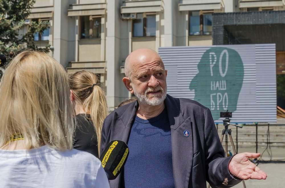 Famous Ukrainian artist, art dealer, critic, director of the Odesa Fine Art Museum Oleksandr Rojtburd giving an interview
