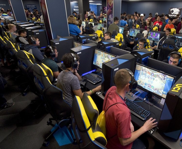Esports and Competitive Gaming: Trends in Game-based Education