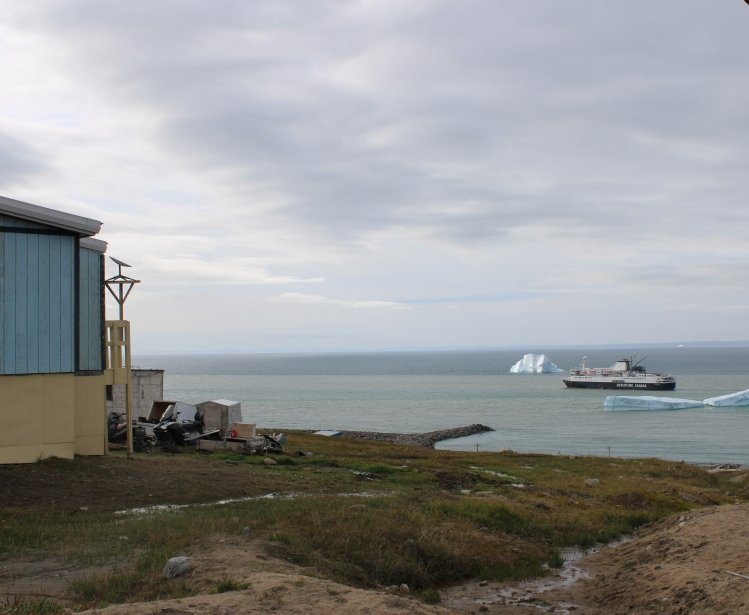 Starlkink terminal on a house in Mitimattalik