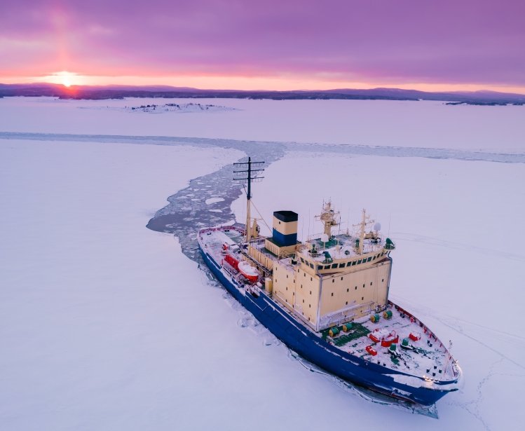 Arctic icebreaker photo