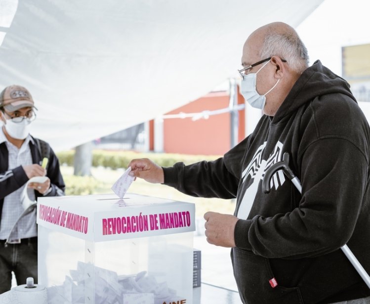 Voters in AMLO Referendum