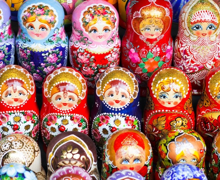 Russian dolls for sale in Moscow